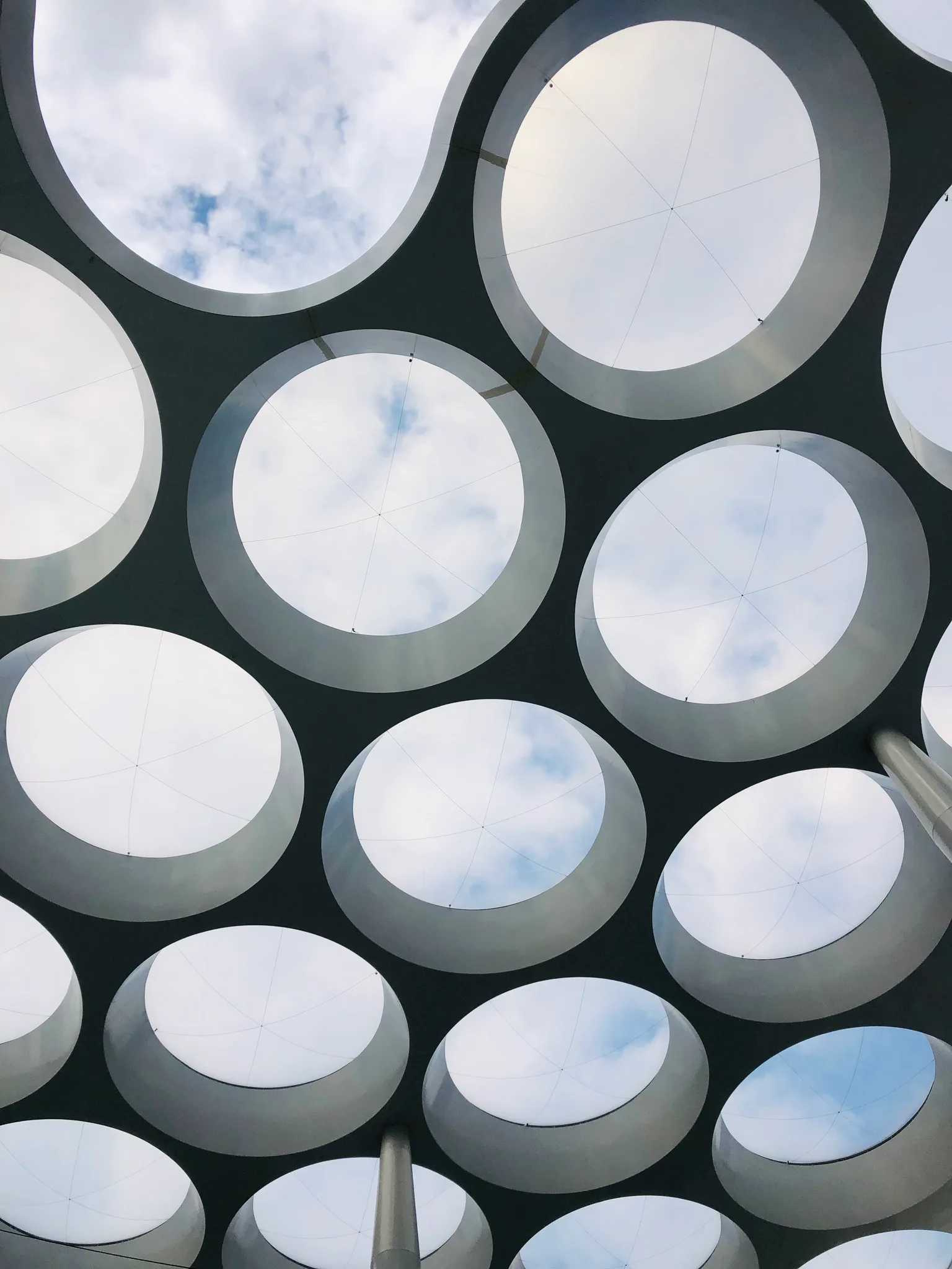 Man does not tolerate infinity well — Architecture as visual art